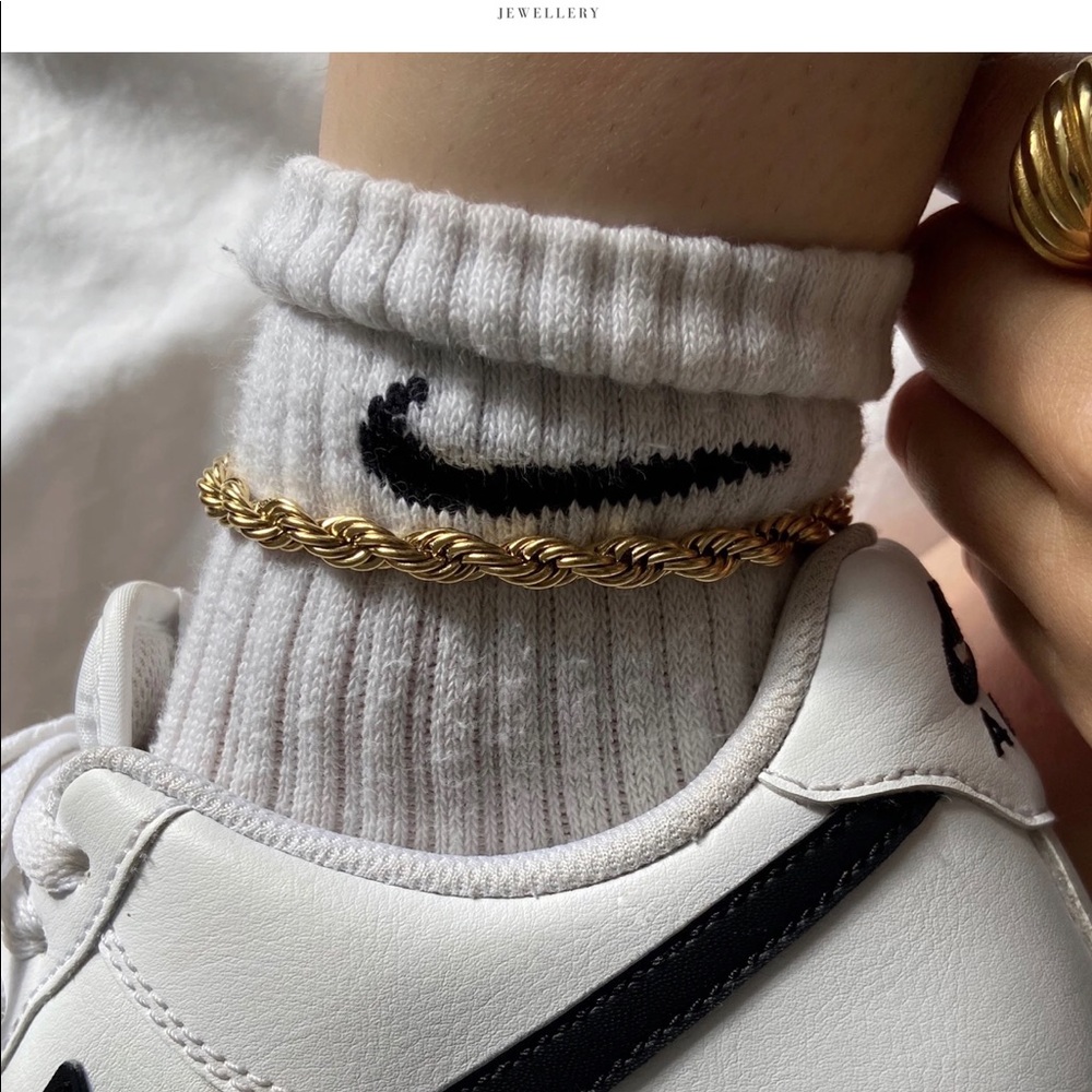 Neck on the Line Gold Rope Anklet